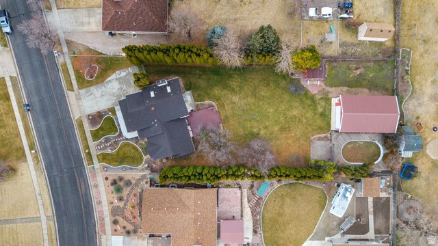 1087 W BARNES DR, Kaysville, UT 84037