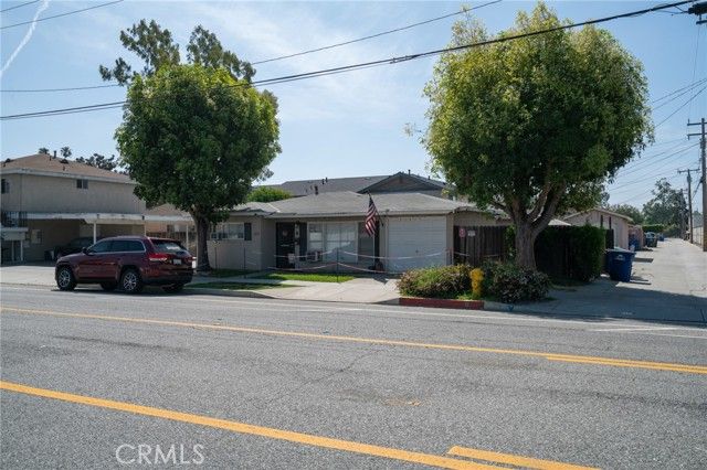 10861 Walnut Street, Los Alamitos, CA 90720
