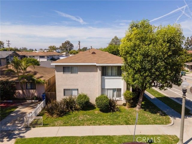 10861 Walnut Street, Los Alamitos, CA 90720