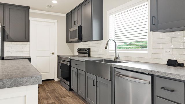 2564 County Road 2274, Cleveland, TX 77327