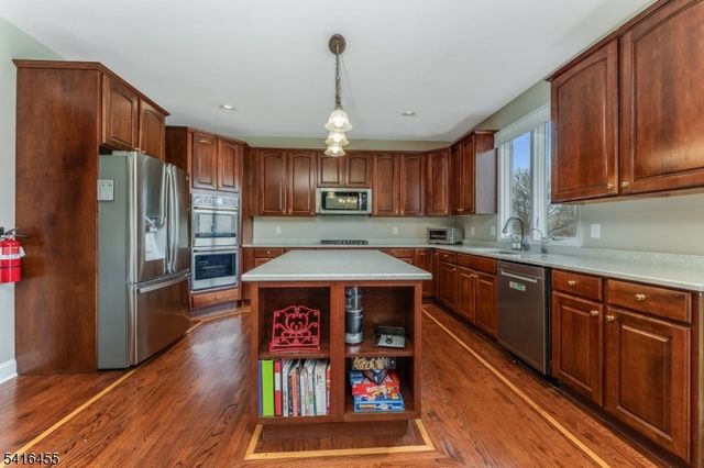 7 Newell Rd, Readington Twp., NJ 08822
