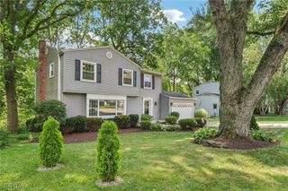 2331 Woodpark Road, Fairlawn, OH 44333