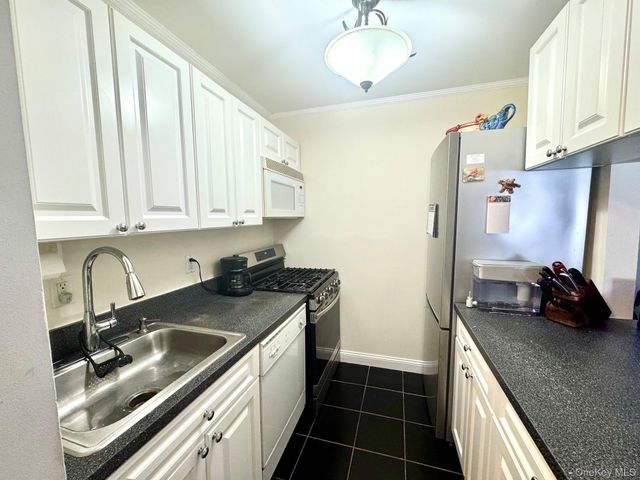 1 Aspen Court 1A, Coram, NY 11727
