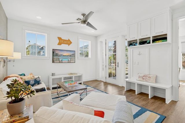 261 Bent Grass Dr, Port Aransas, TX 78373