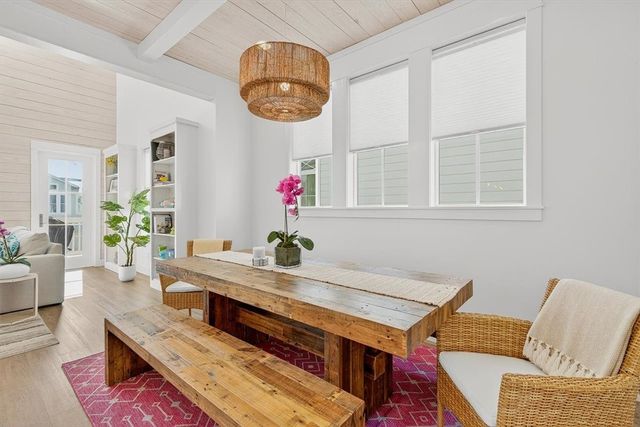 261 Bent Grass Dr, Port Aransas, TX 78373