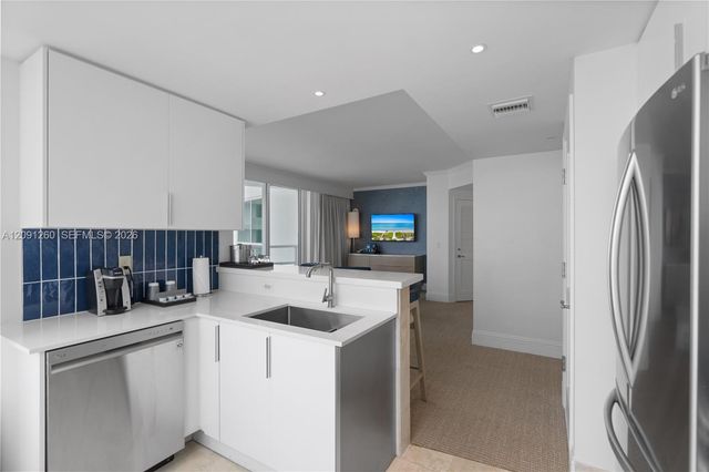 4401 Collins Avenue 1703, Miami Beach, FL 33140