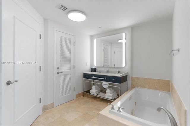 4401 Collins Avenue 1703, Miami Beach, FL 33140