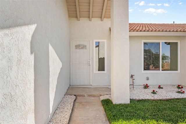 2905 Overland Court, Highland, CA 92346