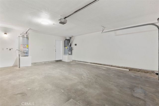 2905 Overland Court, Highland, CA 92346