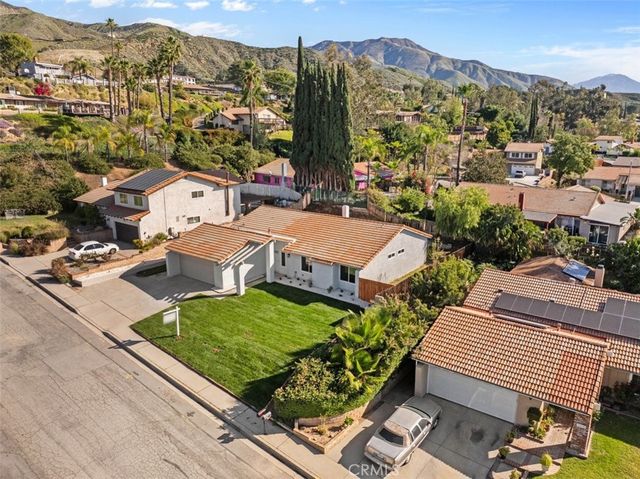 2905 Overland Court, Highland, CA 92346