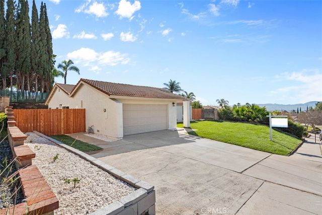 2905 Overland Court, Highland, CA 92346