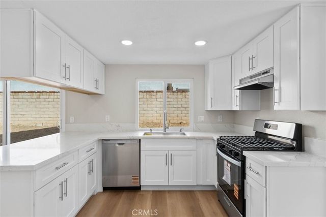 2905 Overland Court, Highland, CA 92346