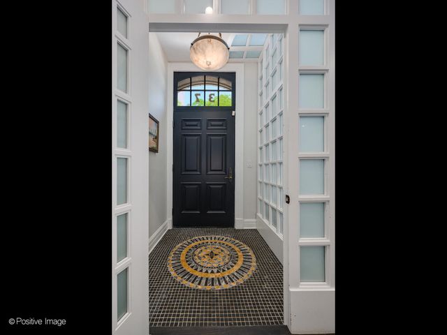 37 E Elm Street, Chicago, IL 60611