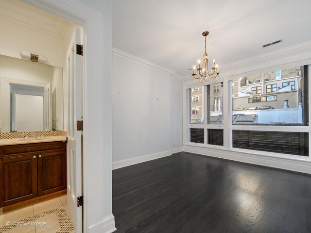 37 E Elm Street, Chicago, IL 60611