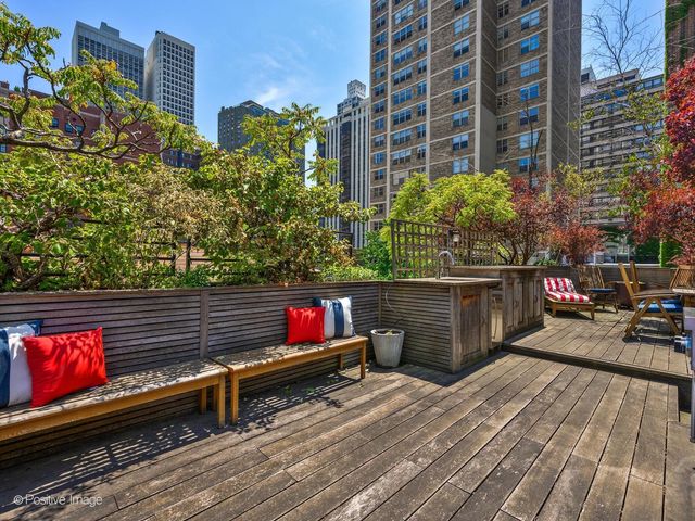 37 E Elm Street, Chicago, IL 60611