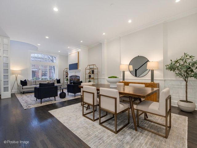 37 E Elm Street, Chicago, IL 60611