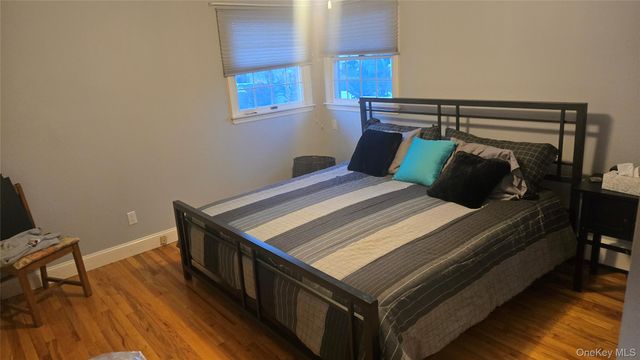 127 Baker Court, Island Park, NY 11558