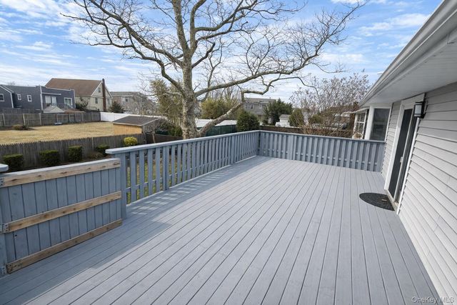 127 Baker Court, Island Park, NY 11558