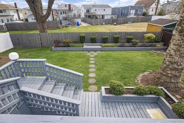 127 Baker Court, Island Park, NY 11558