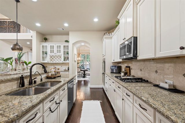 51 Tioga Place, Tomball, TX 77375