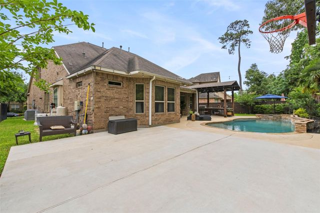 51 Tioga Place, Tomball, TX 77375
