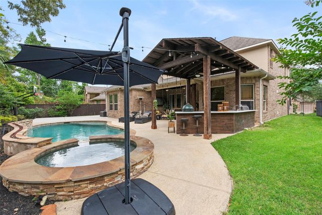 51 Tioga Place, Tomball, TX 77375