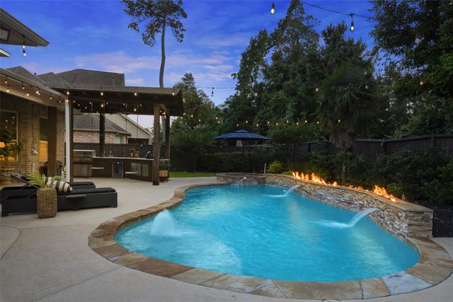 51 Tioga Place, Tomball, TX 77375