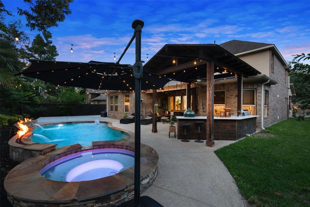 51 Tioga Place, Tomball, TX 77375