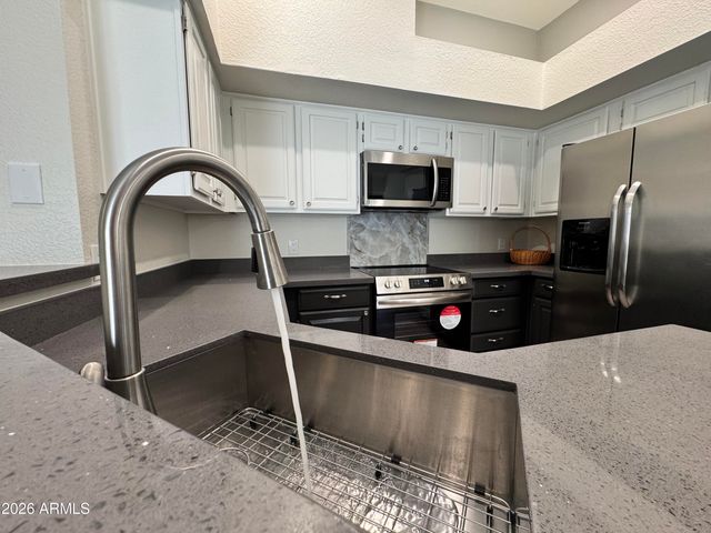 11840 N 40TH Way, Phoenix, AZ 85028