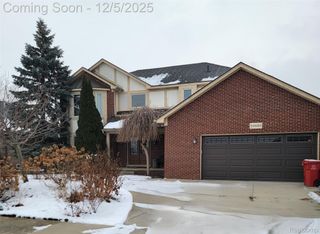 54680 Chickasaw Drive, Macomb Township, MI 48042