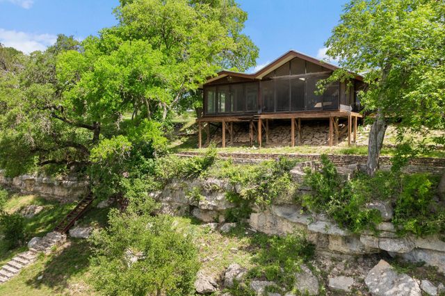 4711 Wayside DR, Wimberley, TX 78676