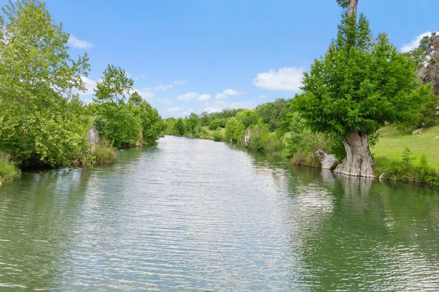 4711 Wayside DR, Wimberley, TX 78676