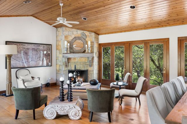 4711 Wayside DR, Wimberley, TX 78676