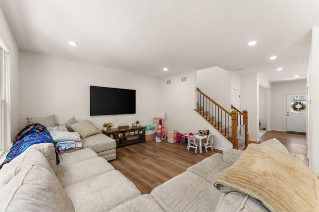 2304 Dunewood Street, Portage, IN 46368