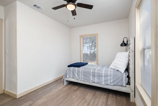 2504 W 8th Avenue, Corsicana, TX 75110