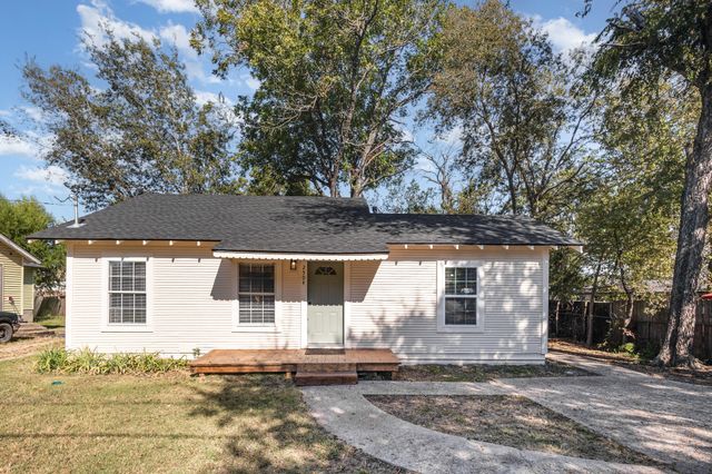 2504 W 8th Avenue, Corsicana, TX 75110