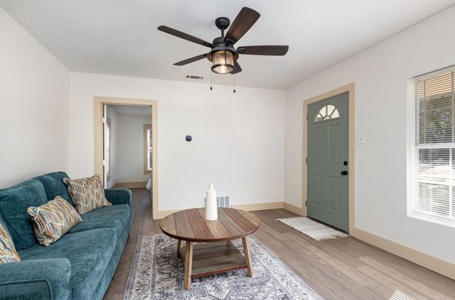 2504 W 8th Avenue, Corsicana, TX 75110