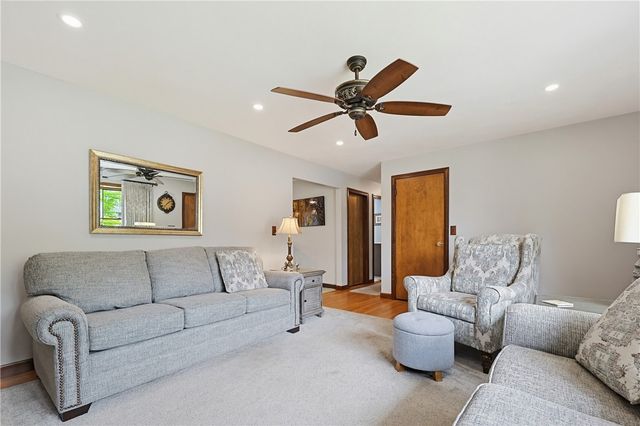 3 King Street, Bristol, RI 02809