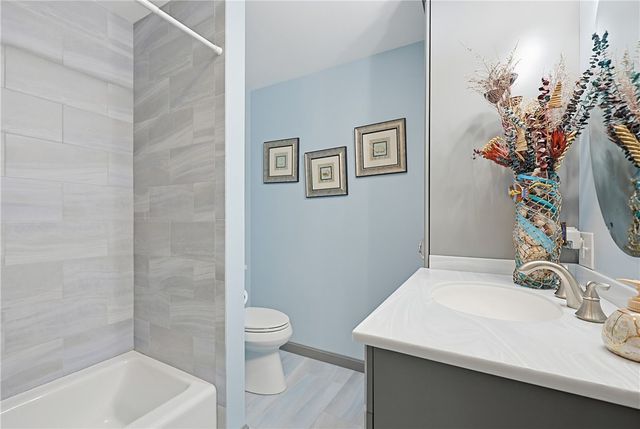 3 King Street, Bristol, RI 02809