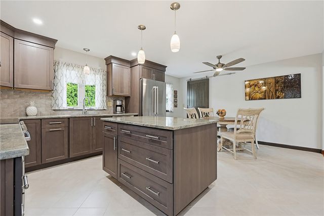 3 King Street, Bristol, RI 02809