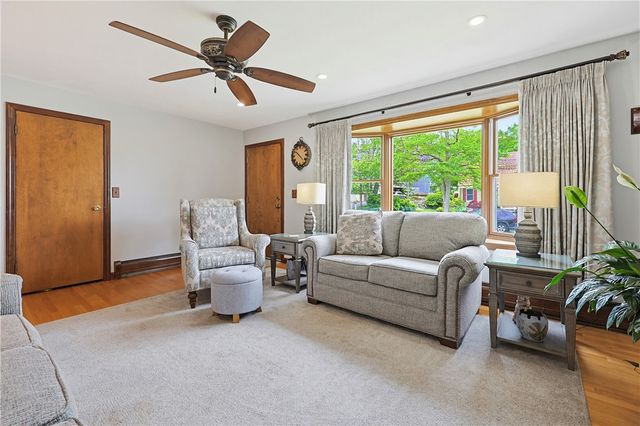 3 King Street, Bristol, RI 02809