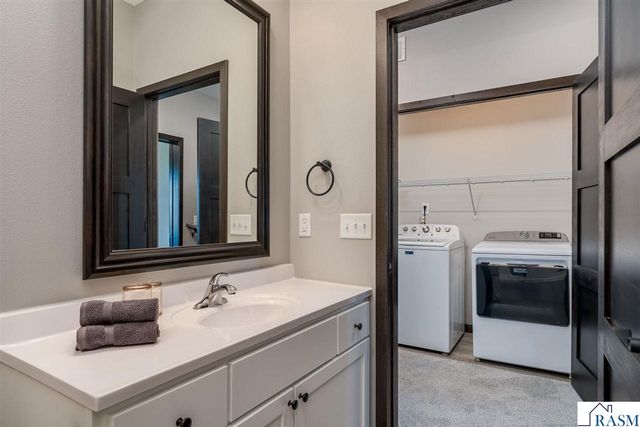 3068 Bluestem Trail, Mankato, MN 56001