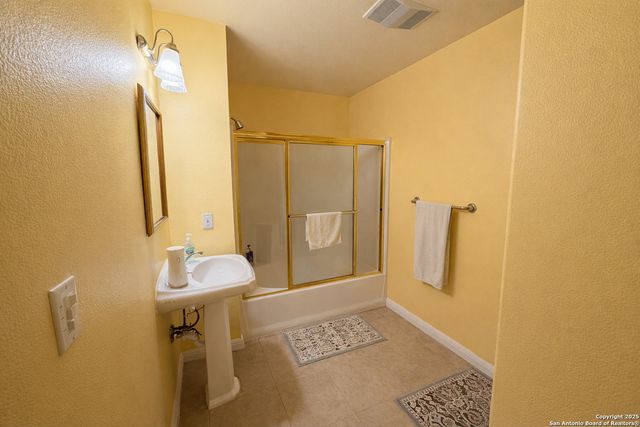 1968 Round Table, New Braunfels, TX 78130