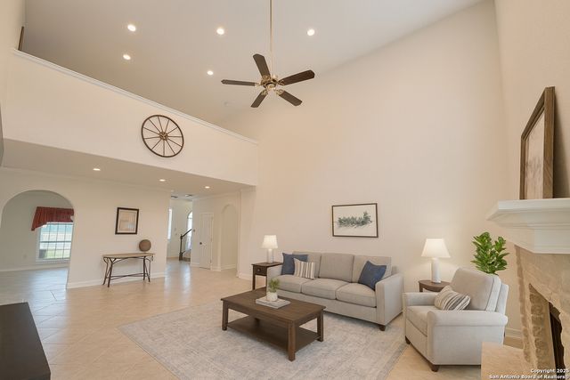 1968 Round Table, New Braunfels, TX 78130