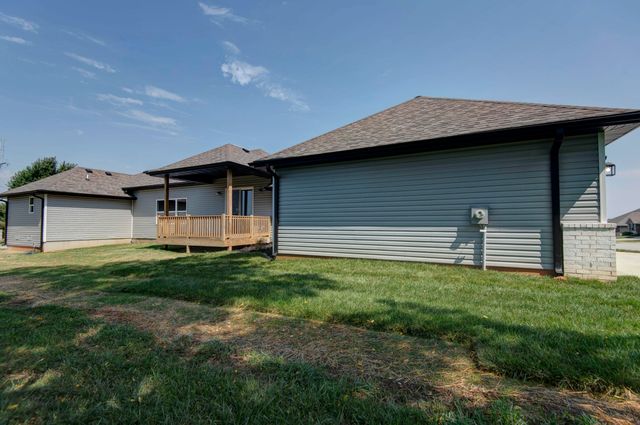 3692 W Overland Street, Springfield, MO 65807