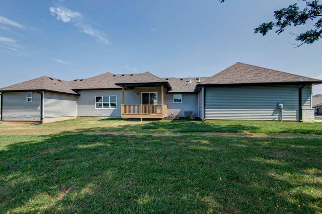 3692 W Overland Street, Springfield, MO 65807