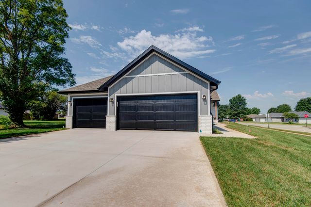 3692 W Overland Street, Springfield, MO 65807