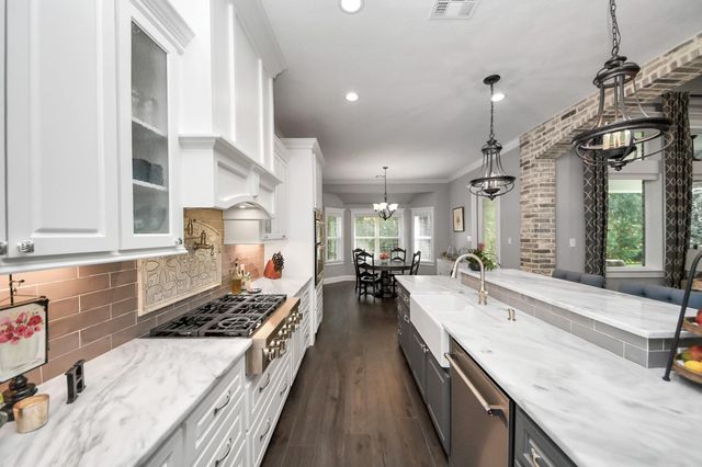 9634 Longmire Creek Way, Conroe, TX 77304