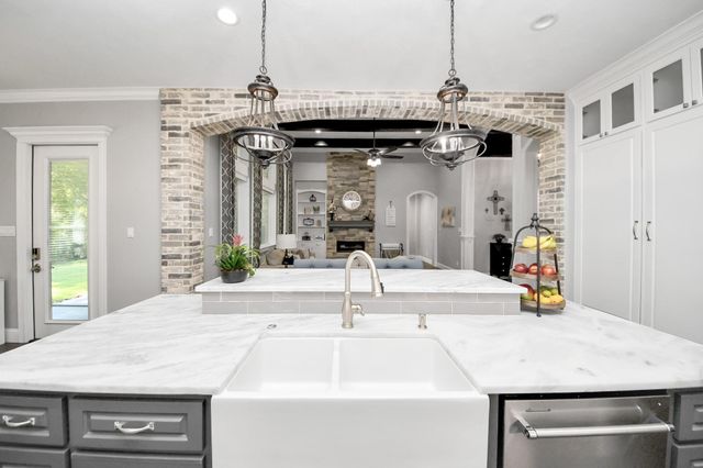 9634 Longmire Creek Way, Conroe, TX 77304