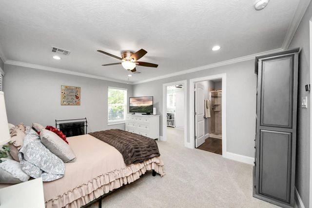 9634 Longmire Creek Way, Conroe, TX 77304